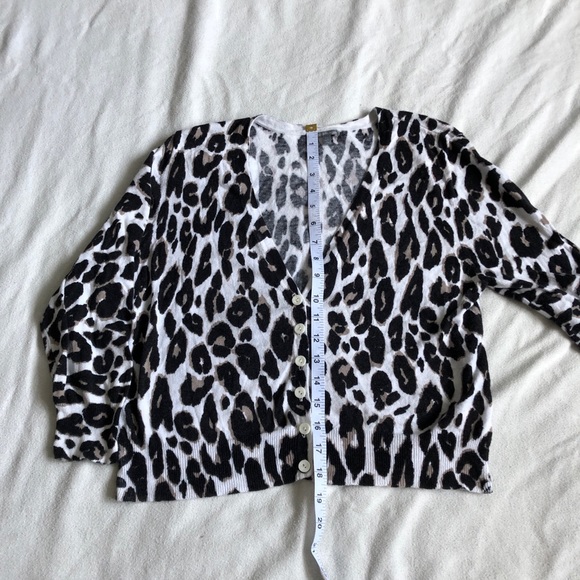 2/15$ Charlotte Russe Crop Leopard Cardigan - Picture 3 of 7